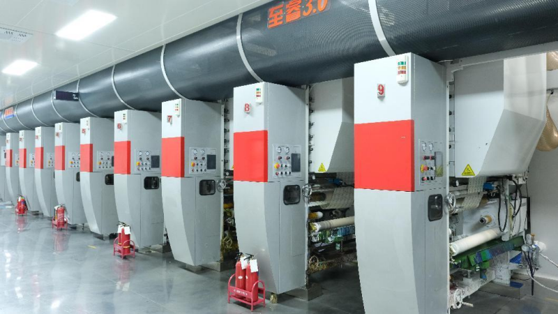 Nhãn trong khuôn (IML) là gì? Hướng dẫn đầy đủ về ghi nhãn trong khuôn cho bao bì nhựa